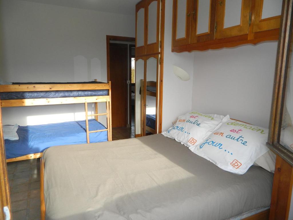 Chambre D'Hotes Les 3 Moulins Cozes Kamer foto